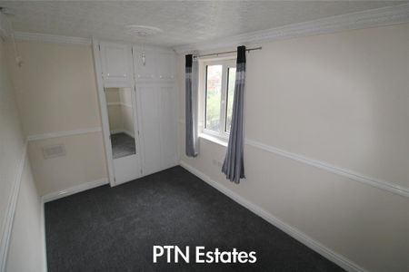 3 bedroom terraced house to rent - Photo 3