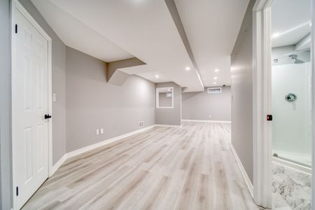 For Lease - 164 Gold Park Gate, Essa, Ontario - Photo 2