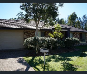 Family Home in Collingwood Park - Photo 5