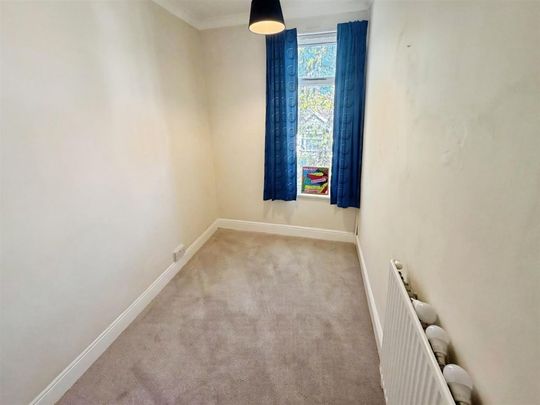 4 Bedroom House to Rent in St Peters Avenue, Kettering, NN16 - Photo 1