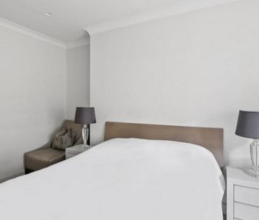 Warwick Gardens, London, W14 - Photo 6