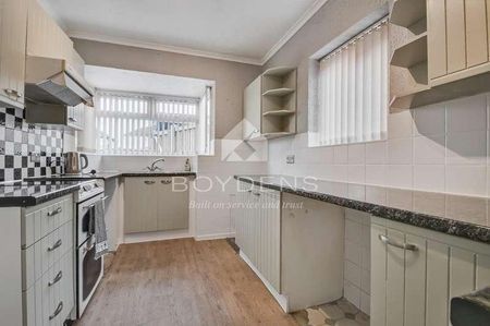 Dove Crescent, Harwich, CO12 - Photo 5