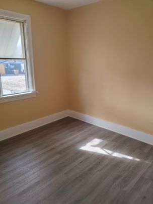 942 Angus St, Regina - Photo 1