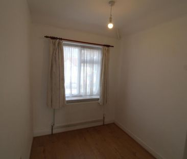 4 bedroom semi-detached house to rent - Photo 6