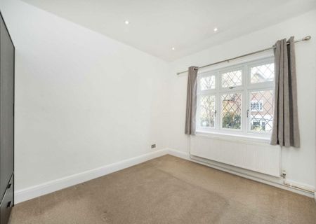 St. James's Drive, SW17 7RX, London - Photo 4