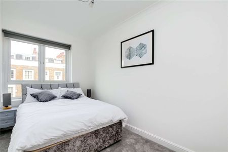 This newly decorated, bright two-bedroom apartment is situated on Milner Street in Chelsea. - Photo 3