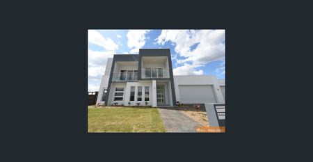 Prestige Property with Solar Panels & Shed! - Photo 4