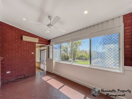 16 Maurie Avenue, Warners Bay - Photo 1