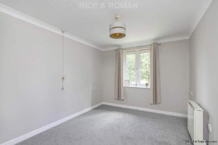 2 bedroom property to rent in Farnborough - Photo 2