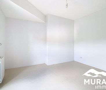 Location Appartement 2 pièces 42m² LES MARTRES DE VEYRE 63730 - Photo 4