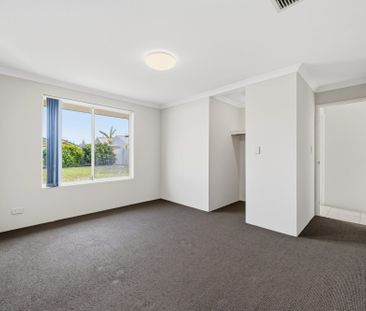 38 Ponderosa Loop, Canning Vale WA 6155 - Photo 5