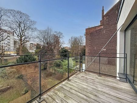 Appartement te huur in Ixelles - Photo 2