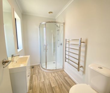 Modern 1-Bedroom Studio Room Available for Rent in Hamilton East – ... - Photo 4