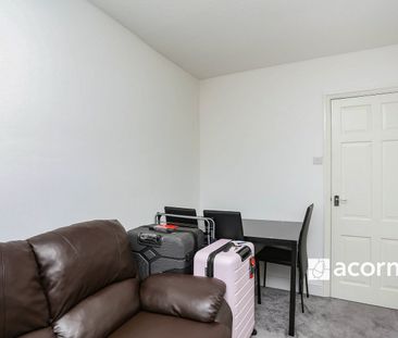 Flat to rent - Baring Road, Grove Park, SE12 - Photo 3