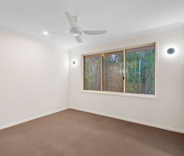 Spacious Family home on 915m2 block! - Photo 5