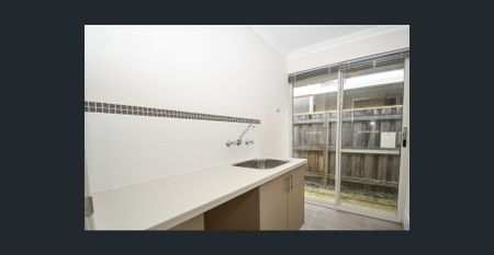 Spacious 4x2 Family Home - Prime Location! - Photo 5