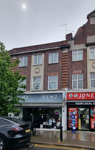 4 Bed Flat, Ridge Avenue, N21 - Photo 2