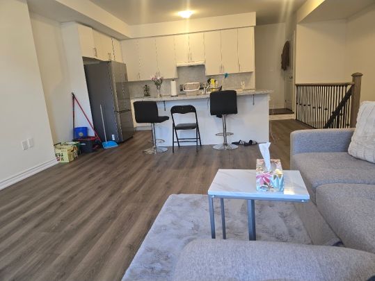 Three bedroom townhouse for rent in Aurora - Photo 1