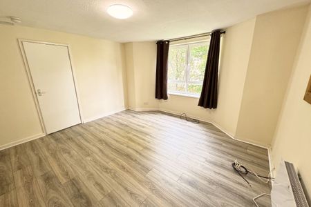 2 Bed, First Floor Flat - Photo 5