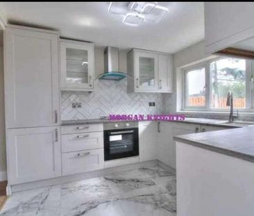 Scarletts, Basildon, Essex, SS14 - Photo 5