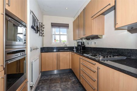 A well-presented two double bedroom apartment with two off-street parking spaces situated on the popular Longbourn development. - Photo 5