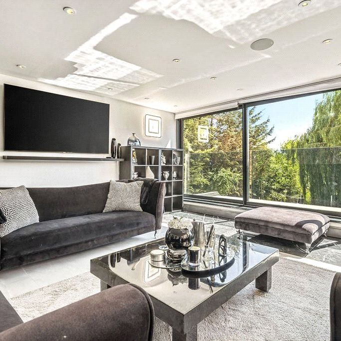 Waggon Road, Barnet - Photo 1