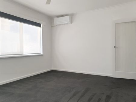 First Floor 2 Bedroom Apartment - Photo 3