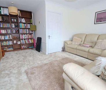 Gray Place, Ottershaw, Chertsey, Surrey, KT16 - Photo 1