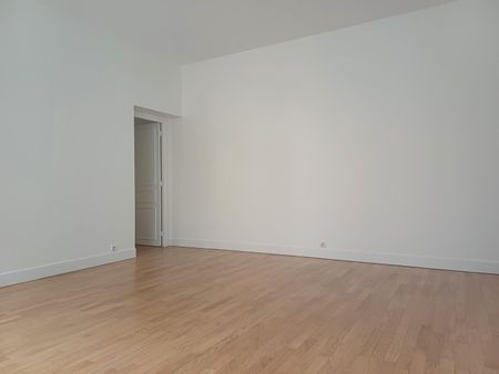 location Appartement F3 DE 100m² À PARIS - Photo 3