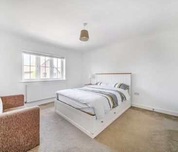 4 bedroom detached house to rent - Photo 6