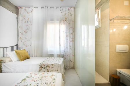 Carrer dels Jurats, Valencia, Valencian Community 46018 - Photo 5