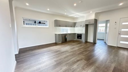 Brand New 2 X Bedroom Granny Flat in a Great Macquarie Fields Location !!!! - Photo 4