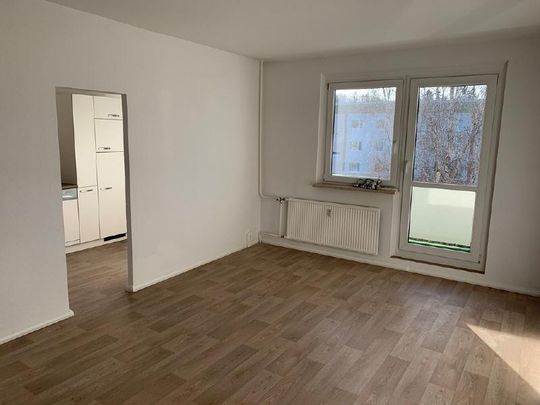 schöne 3-R-Whg mit Balkon und neuer Einbauküche - Photo 1