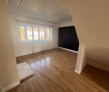 3 bedroom end of terrace house to rent - Photo 6