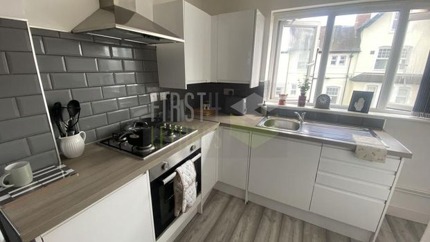 3 bedroom flat to rent - Photo 1