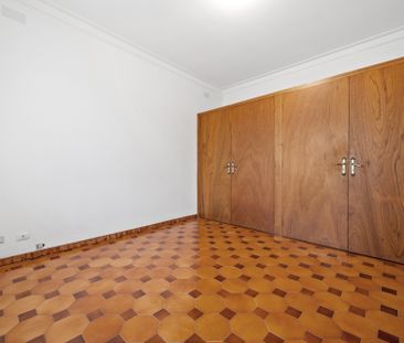 54 Roseberry Street, Ascot Vale VIC 3032 - House For Rent | Domain - Photo 2