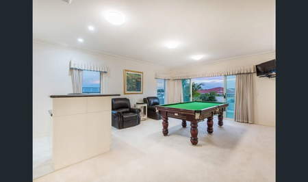 Executive Family Living in Prestigious Eight Mile Plains - Photo 2