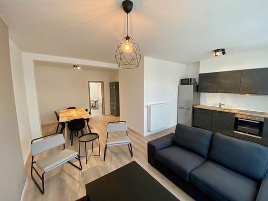 Appartement te huur - Photo 1