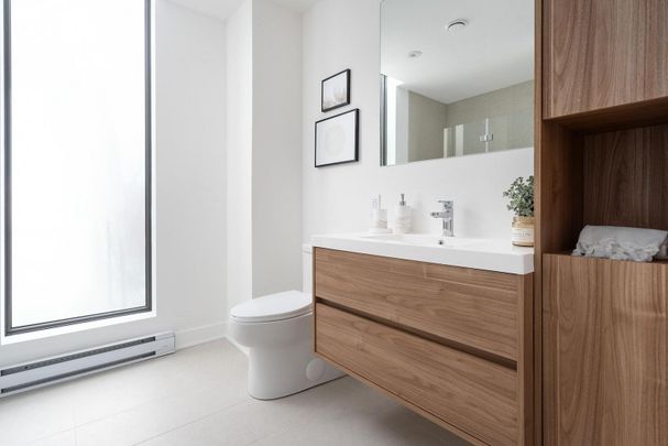 170 René-Lévesque East, Montréal, QC - Photo 1