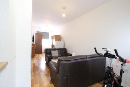 4 bedroom terraced house to rent - Photo 2