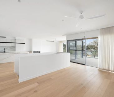 Modern elegance meets effortless styling, with the beach on your do... - Photo 3