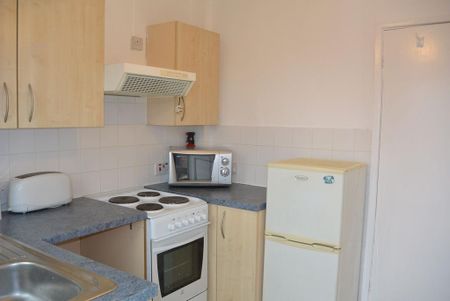1 bedroom flat to rent - Photo 2