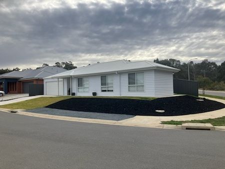 4 Hibberson Court, Thurgoona - Photo 2