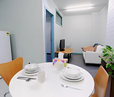 2 Bedroom Apartment Private single room - Photo 2