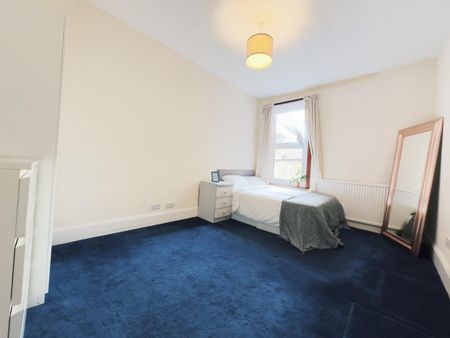 Room in a Shared House, Boundaries Road, SW12 - Photo 2
