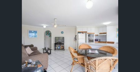 Modern Apartment in the Heart of Surfers Paradise - Photo 5