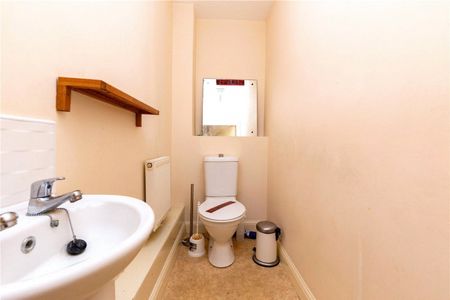 Lydia Court, - Photo 5