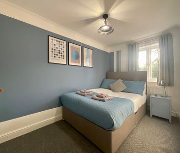 3 bedroom Semi-Detached House to let - Photo 4