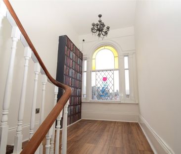 2 bed apartment to rent in Royal Crescent, Scarborough, YO11 - Photo 6