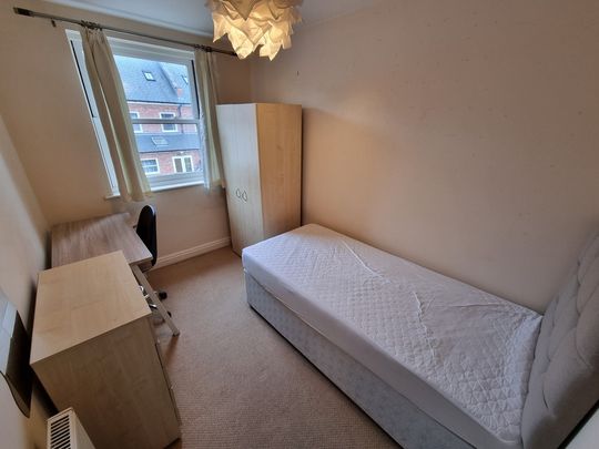 6 Bed Student Accommodation - Photo 1